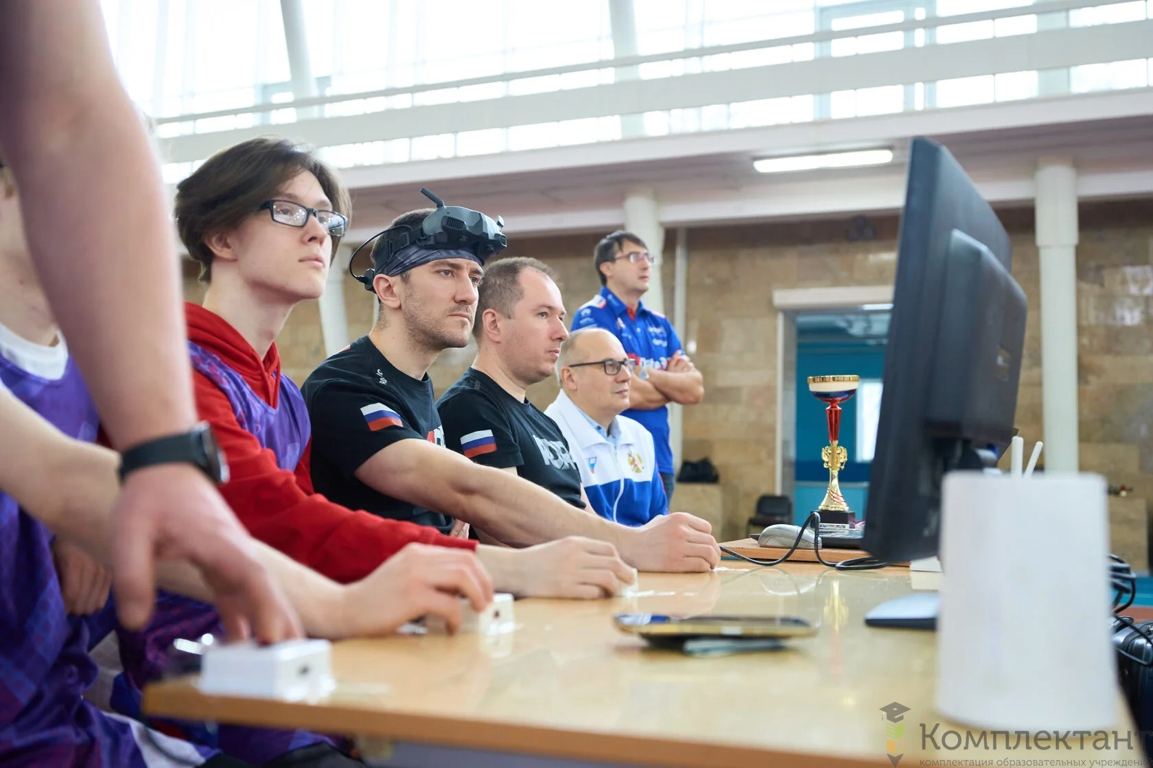 Комплект для соревнований (полуавтомат) RaceControl (Управление гонкой). Количество судейских кнопок 6